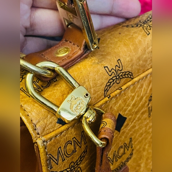 SOLD!!Authentic MCM Kelly XL bag - Picture 3 of 16